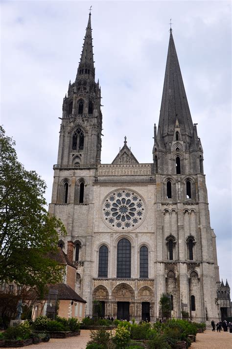 The cathedral of our lady of chartres, (french: A CATEDRAL DE CHARTRES E SEUS VITRAIS - Um Pouquinho de ...