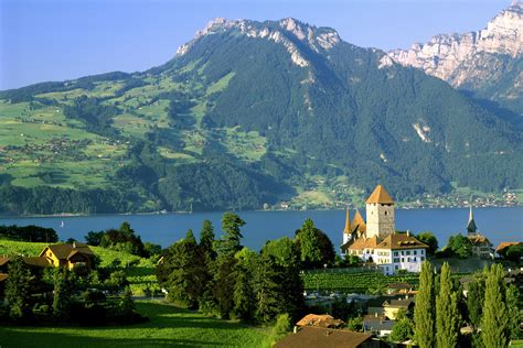 Castillo De Spiez Suiza Lugares