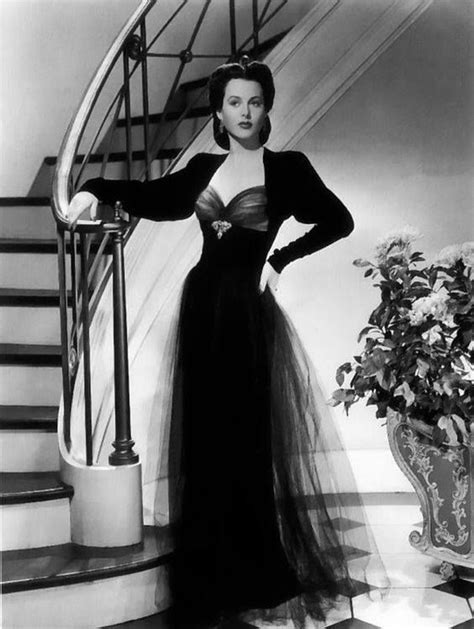 Pin By Ella Henson On Styles Of The 1940s In 2019 Hollywood Fashion