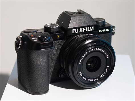 Fujifilm X S10 Aps C Mirrorless Camera Review Finding Range