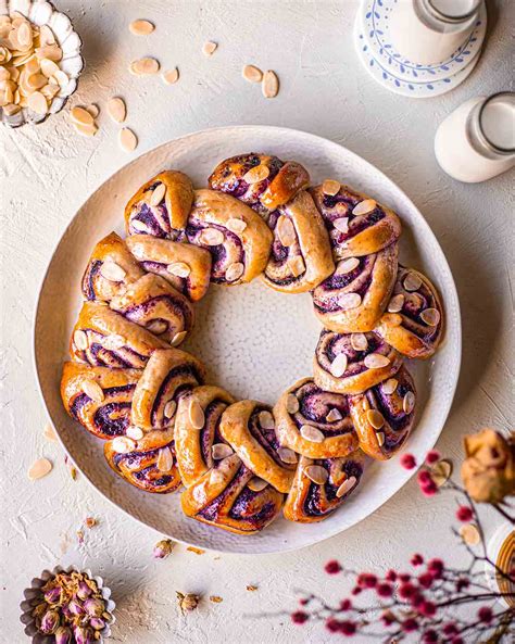 How to make a bread wreath with diy video! Blueberry and Almond Christmas Bread Wreath Recipe | Rainbow Nourishments