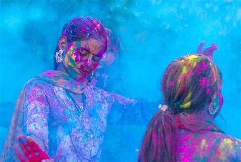 “holi” Indias Stunning Festival Of Colors The Vale Magazine