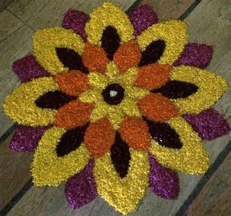 Boldsky brings its readers a collection of new and trending pookalam designs for onam. Rangoli Designs with Flowers - Rangoli | Flower Rangoli ...
