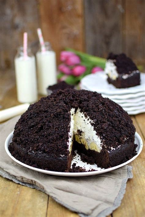 Maulwurfkuchen - Schokoladenkuchen mit Bananen und Sahne-Creme - Mole ...