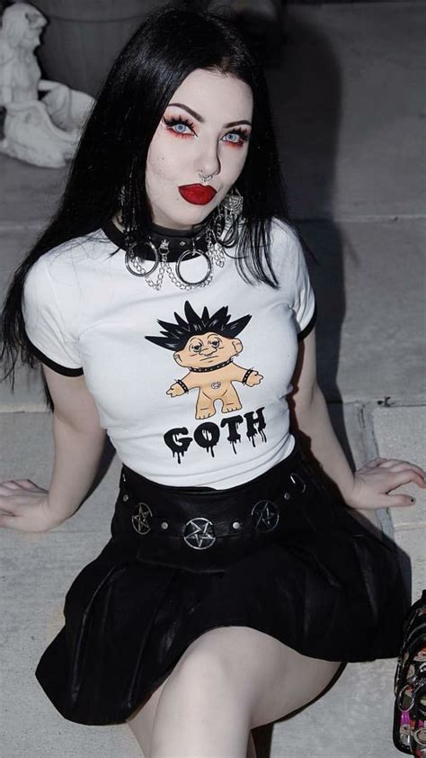 Pin By Sławka Natalia Nadolska On Gothic Style Hot Goth Girls Goth