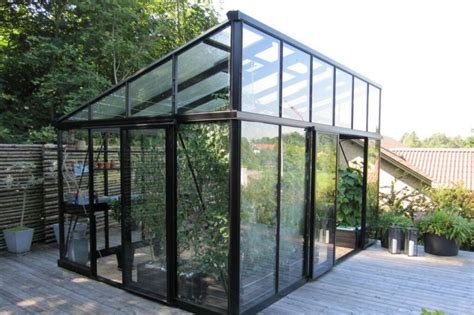 Modern Greenhouse Architecture
