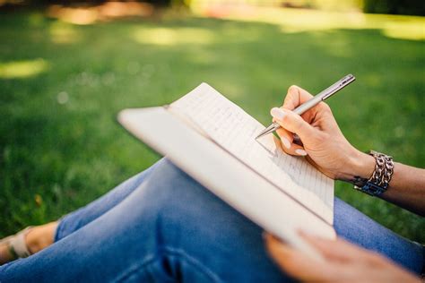 7 Benefits Of Writing A Diary And How It Helps You Progress In Life