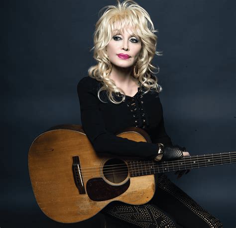 Dolly Parton Hello I M Dolly Dolly Parton Monument February Arena Bermain Terbesar Di