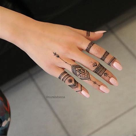 Simple But So Stunning Finger Tattoos Henna Tattoo Designs Henna