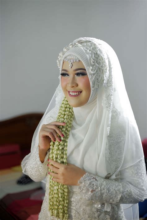 Dress Kebaya Akad Nikah Detail Tania And Rizky By Laksmi 0817 0370 7670 Laksmi Kebaya Muslimah