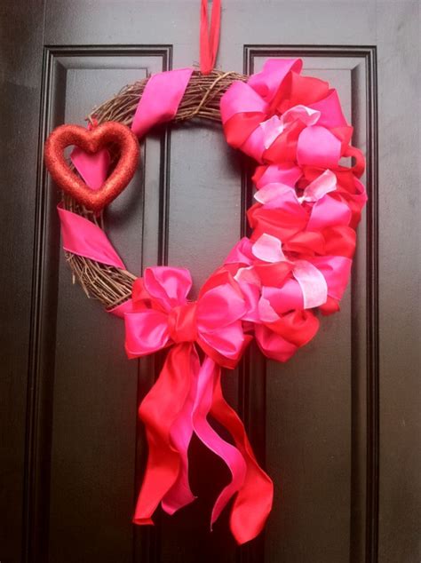 30 Amazing Wreath Ideas For Valentines Day