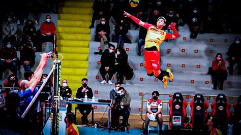 Yuji Nishida Showed Who Is The Monster Of The Vertical Jump In The