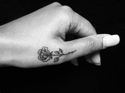 Rose Tattoo Hand 💜🙏🏼 In 2020 Small Hand Tattoos Hand Tattoos Finger