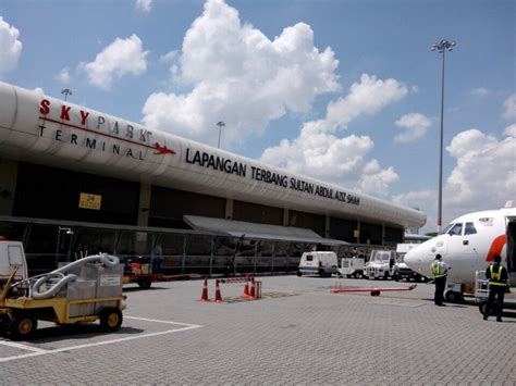 Фурудгоҳи султон ҳоҷ аҳмад шоҳ (tg); Kuala Lumpur Subang-Sultan Abdul Aziz Shah Intl Airport ...