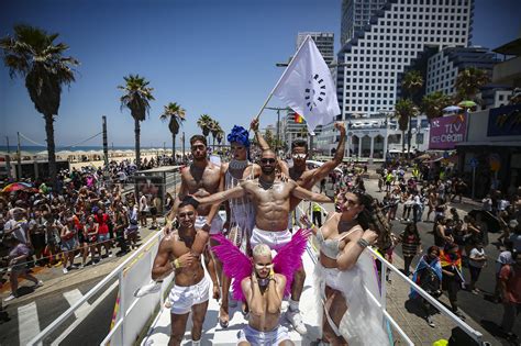 Tel Aviv Pride Parade Returns With Fanfare After Last Year S Covid