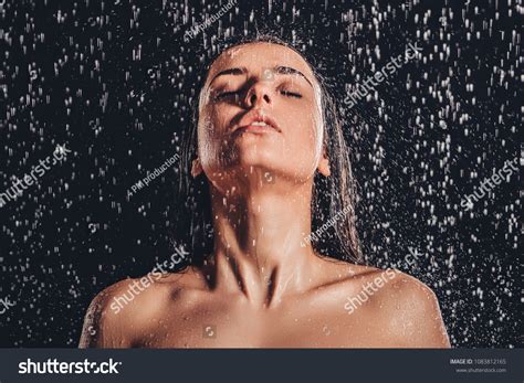 Sexy Woman Shower Attractive Young Naked Foto Stock 1083812165 Shutterstock