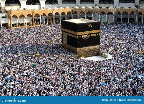 Muslim Pilgrims Revolving Around The Kaaba In Mecca Saudi Arabia