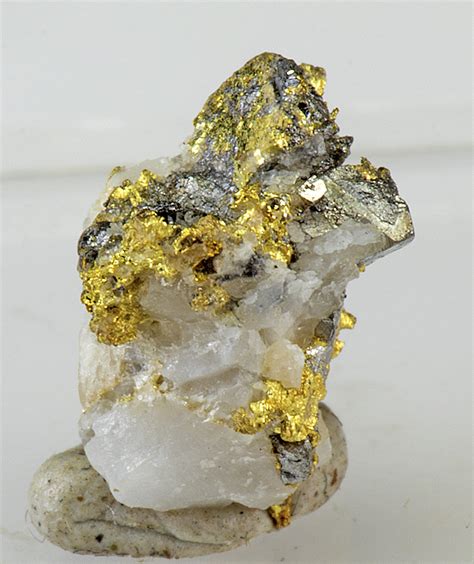 Gold With Quartz Minerals For Sale 3334490