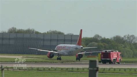 Easyjet Emergency Landing London Stansted Pegasus Thomas Cook Tnt Airport Video Youtube