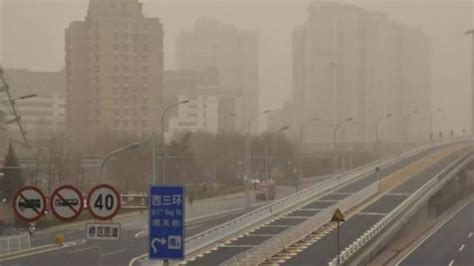 Watch Massive Sandstorm In Northwest China Engulfs Towns In Darkness