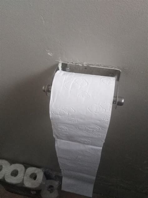 Toilet Paper Hung In Improper Overhand Fashion Thesimpsons