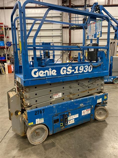 Genie Gs 1930 Electric Scissor Lift Built In Battery Charger Self