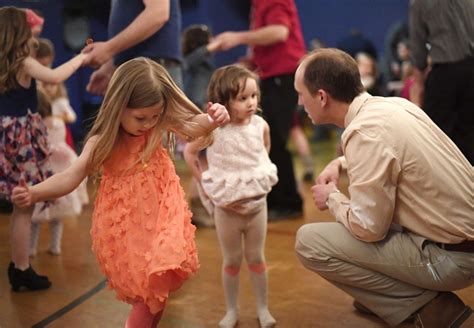 Father Daughter Sweetheart Dance Draws Hundreds Local