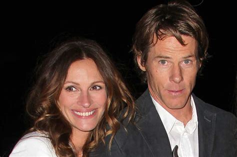 julia roberts says the life she s built with husband danny moder is a ‘dream come true