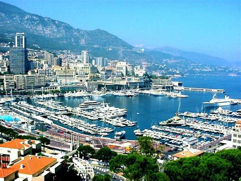 Bienvenue sur la page officielle de l'as monaco ! Monaco Harbour Port Hercule - Superyachts News, Luxury ...
