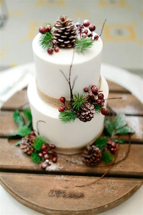 Adorable Christmas Wedding Cakes Weddingomania