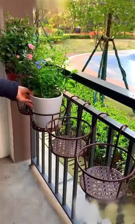 See more ideas about fake flowers, deck railing planters, railing planters. railing-planter-balcony-garden-ideas-12-1 - Gardening Soul