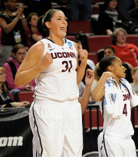 Uconn S Dolson Hartley Old Hands At Final Four
