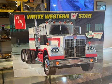 Amt 125 Scale White Western Star Truck Plastic Model Kit Amt72406 39