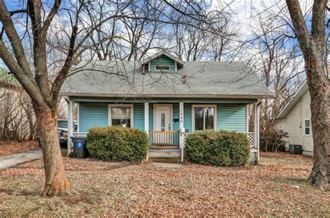 We represent over 10 lines of beautiful cabinetry and have limitless resources for every accessory one could imagine. A covered front porch welcomes you to this charming 3 bed/2 bath home located in Springfield ...