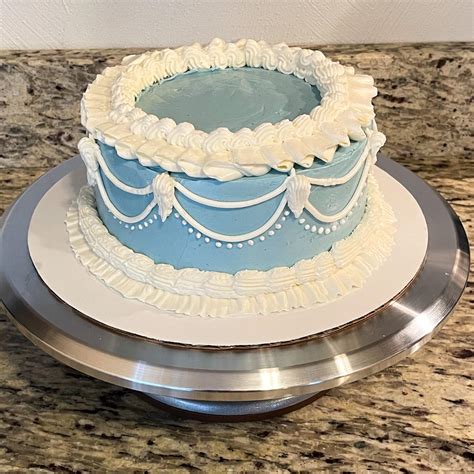 Vintage round cake