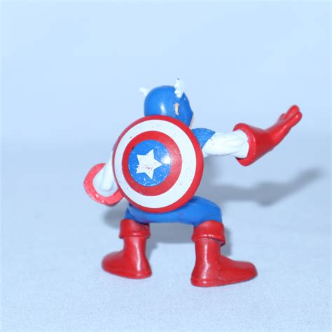 Marvel Super Hero Squad Captain America Geekedouttoys