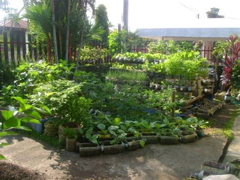 Awesome Ideas Of Modern Garden Design With Recycled