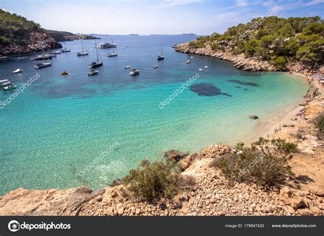 Ibiza (ou eivissa), sant josep de sa talaia, sant antony de. Playa de Cala Salada, Ibiza, España — Foto de stock ...