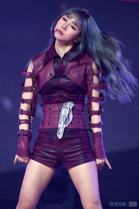 Yoohyeon Dreamcatcher Stage Outfits Kpop Outfits Fashion