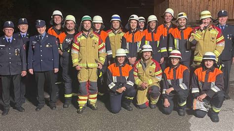 Kameraden Der Feuerwehr Kirchdorf Legen Leistungspr Fung Ab