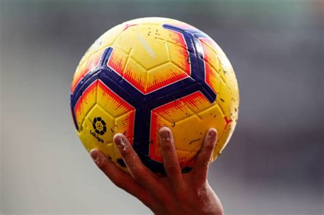 Pour le dernier match du jour, il n'y pas eu de but. Foot - Espagne - Puma nouvel équipementier ballon de la ...