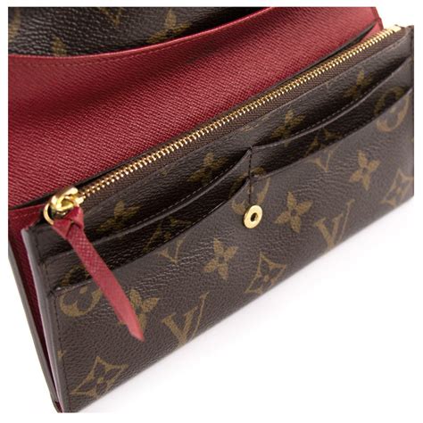 So, if you want to add a designer effect to your everyday accessory requirements then this is one investment worth all the hype that is bound to go a long way with you. Louis Vuitton Canvas Emilie Continental Wallet
