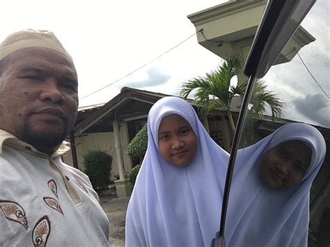 Sebuah proyek seperti konstruksi atau pembangunan bisa berjalan setelah melewati berbagai tahapan, mulai dari perencanaan, studi kelayakan, perancangan, pengadaan, pengawasan, pelaksanaan, hingga pemeliharaan. Anak bongsu masuk asrama tinggallah kami berdua