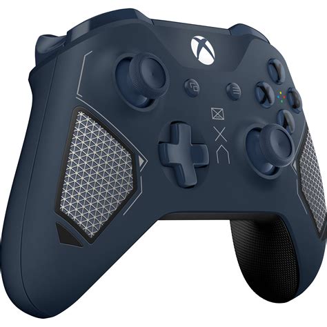 The original xbox one wireless controller is still one of the best, perfectly suiting the size of most players' hands to make playing games all the more immersive and natural. Microsoft Xbox One Wireless Controller (Patrol Tech) WL3-00072