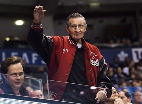 Wayne gretzky on the support of his parents to help him capitalize on natural talent, why the edmonton oilers would ask his dad to attend games and his. Police make arrests after theft of Wayne Gretzky ...