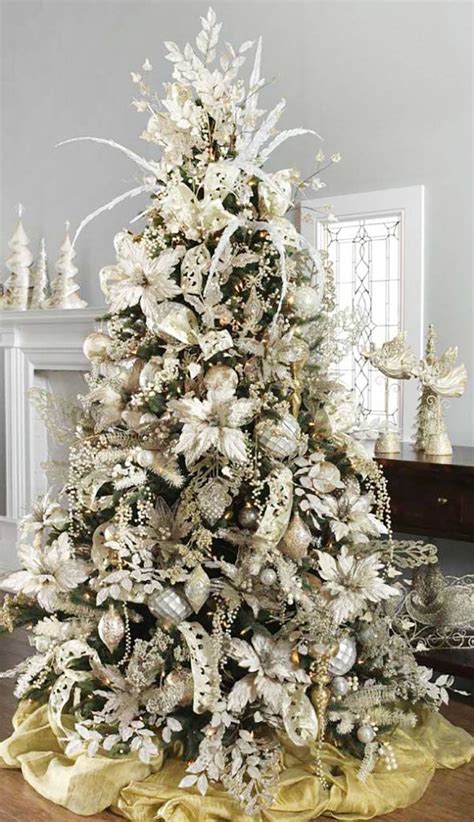 13 Amazingly Beautiful Christmas Tree Decorating Ideas — Whatever Is