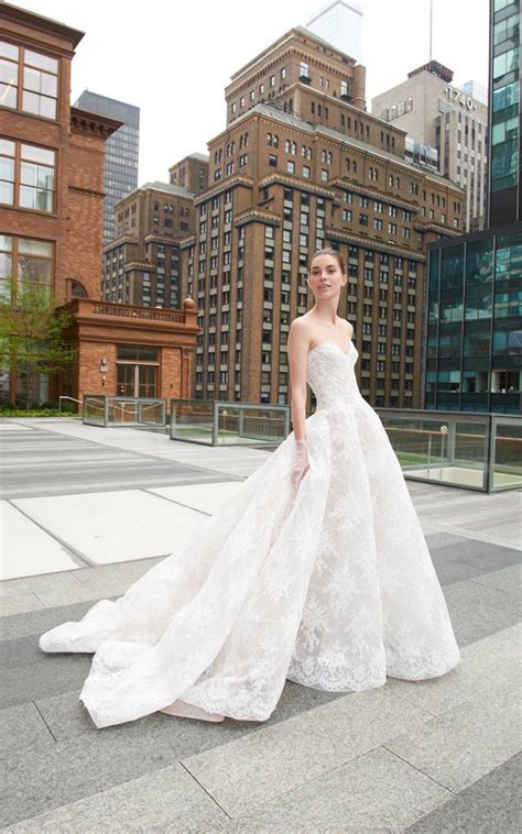 Monique Lhuillier Alexandra New Wedding Dress Save 53 Stillwhite