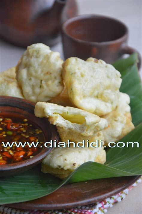 This place was the pioneer in serving tahu kupat. Pin di tahu aci