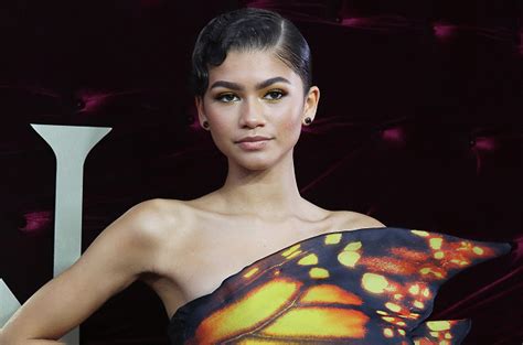 She is 5 feet 10 inches (178 cm). Who is Zendaya? Her Parents, Age, Height, Siblings ...