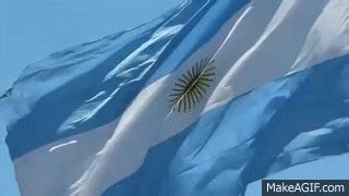 The flag of argentina is a triband, composed of three equally wide horizontal bands coloured light blue and white. Bandera Argentina HD on Make a GIF